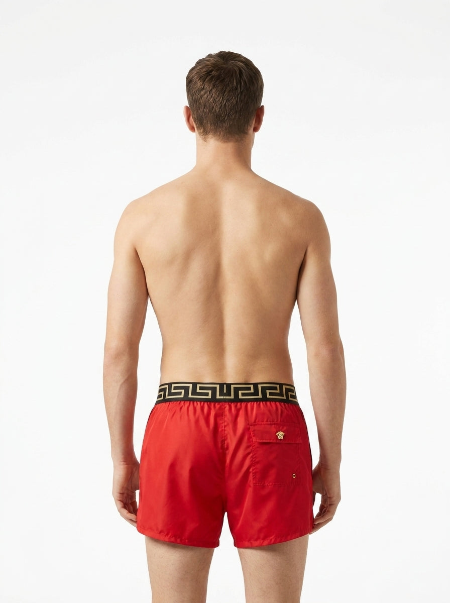 Versace Boxer Rot mit Greca-Muster — on model