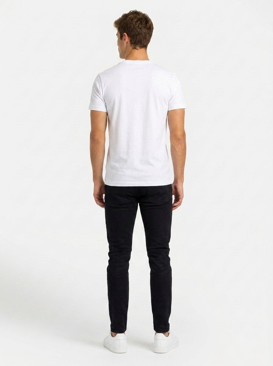 Lacoste TH6996 Original T-Shirt Weiß — on model
