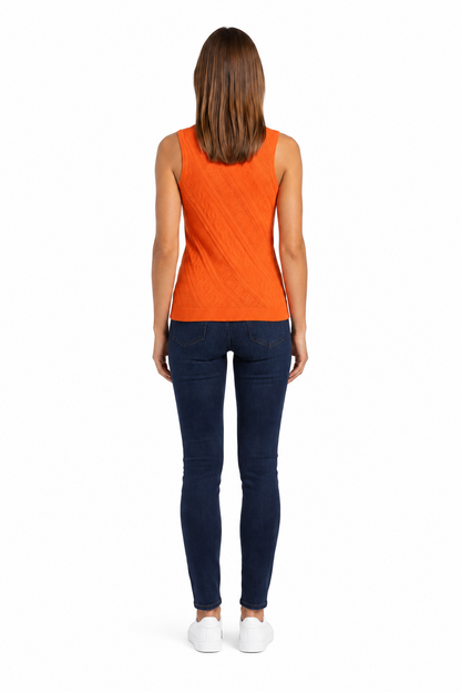 Versace Top Rot Ärmellos — on model