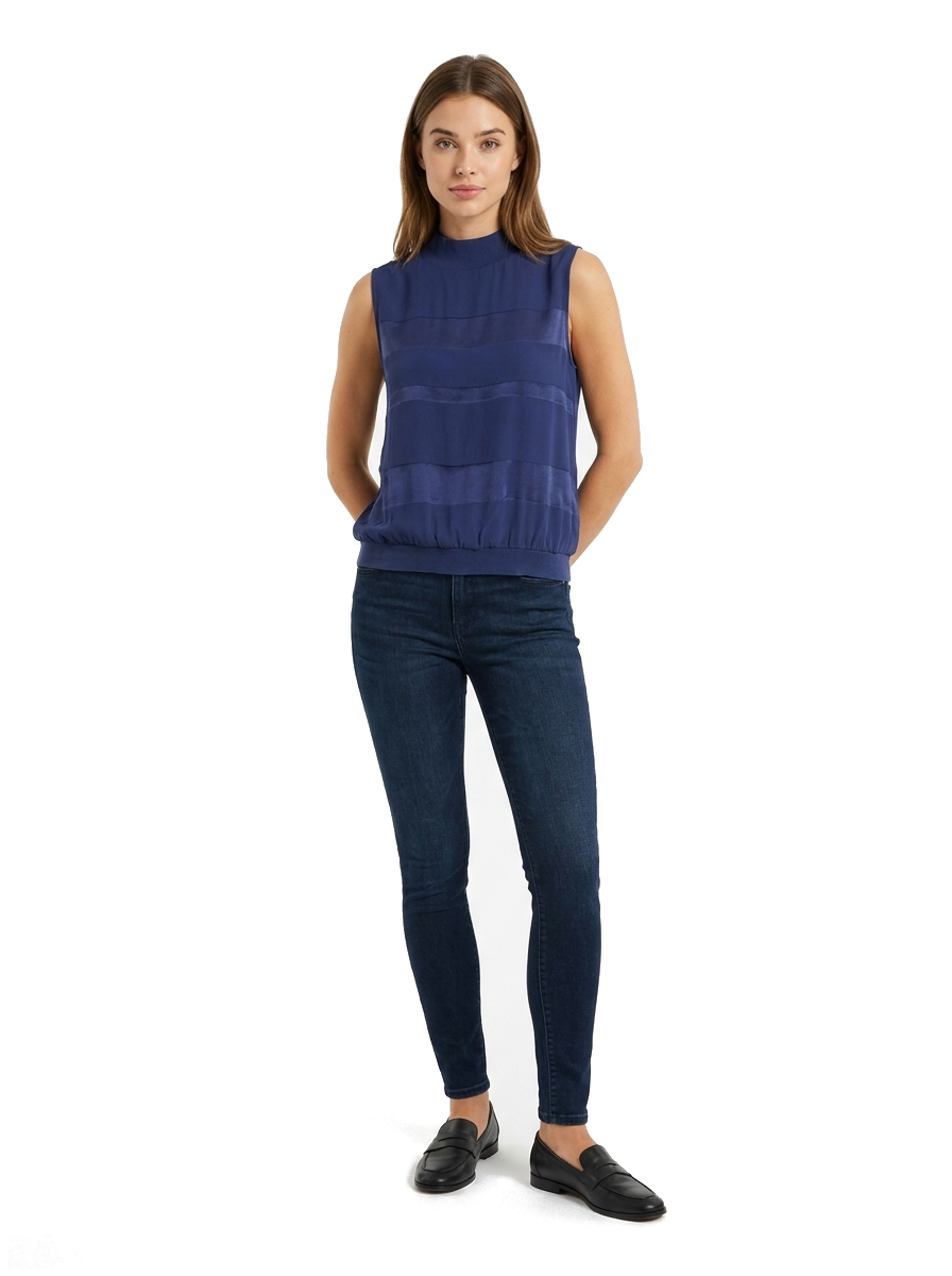 Emporio Armani R2K11T Weste Marineblau Gestreift — on model