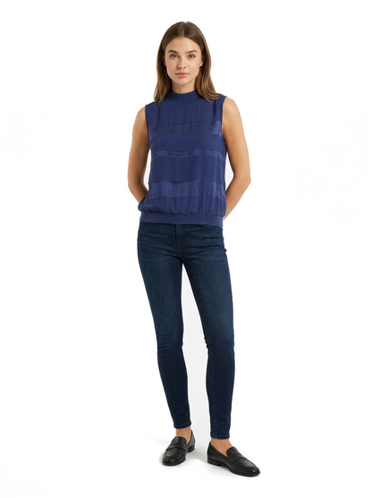Emporio Armani R2K11T Weste Marineblau Gestreift — on model