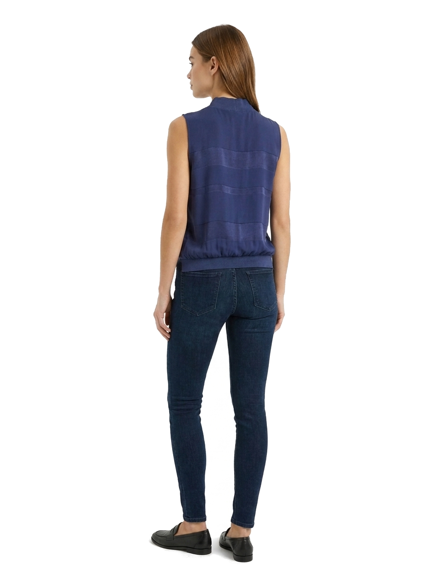 Emporio Armani R2K11T Weste Marineblau Gestreift — on model