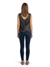 Armani Jeans Wickel-Top Schwarz — on model
