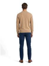 Calvin Klein Pullover Beige Rundhals — on model