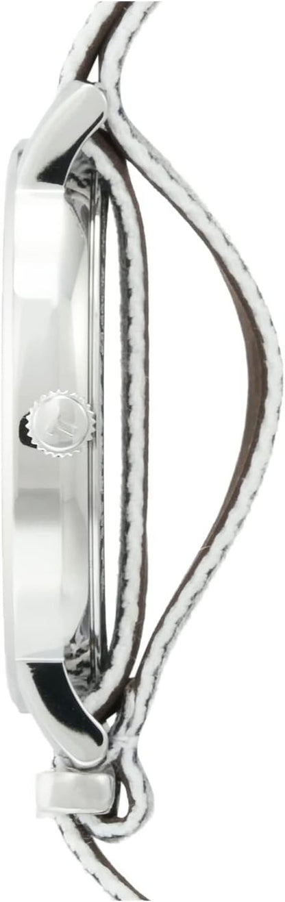 Tissot Everytime Medium 38mm Quarzuhr mit schlichtem Zifferblatt und Edelstahlarmband auf dunklem Hintergrund.