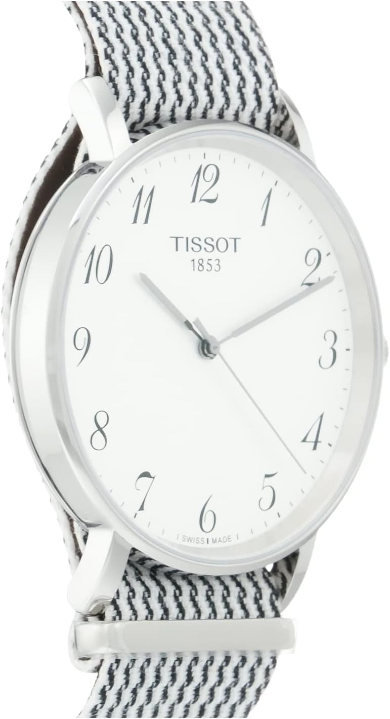 Tissot Everytime Medium 38mm Quarzuhr, elegante Armbanduhr mit silbernem Zifferblatt und Edelstahlarmband.