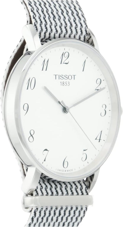 Tissot Everytime Medium 38mm Quarzuhr, elegante Armbanduhr mit silbernem Zifferblatt und Edelstahlarmband.